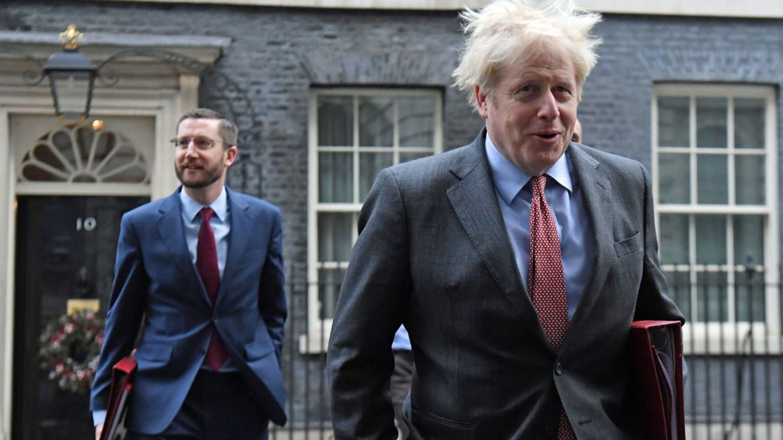 英国／政府圣诞派对丑闻 内阁秘书被烧到退出调查团