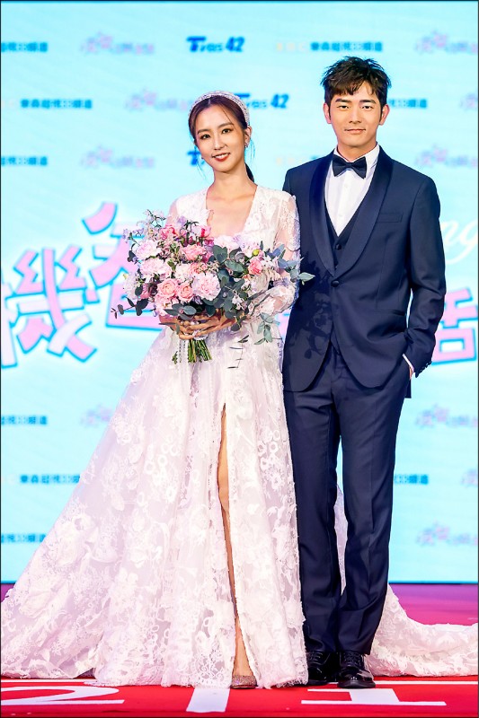 董至现身变脸 鼻子大一号眼浮肿