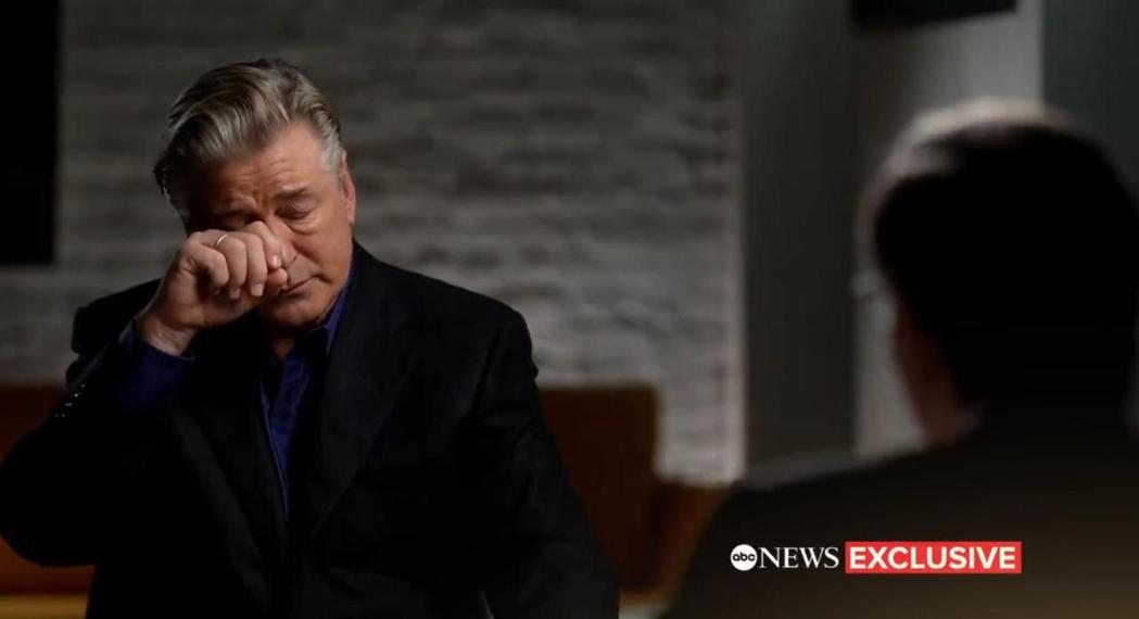 误杀美女摄影师后首受访 阿历宝云痛哭喊:我没开枪