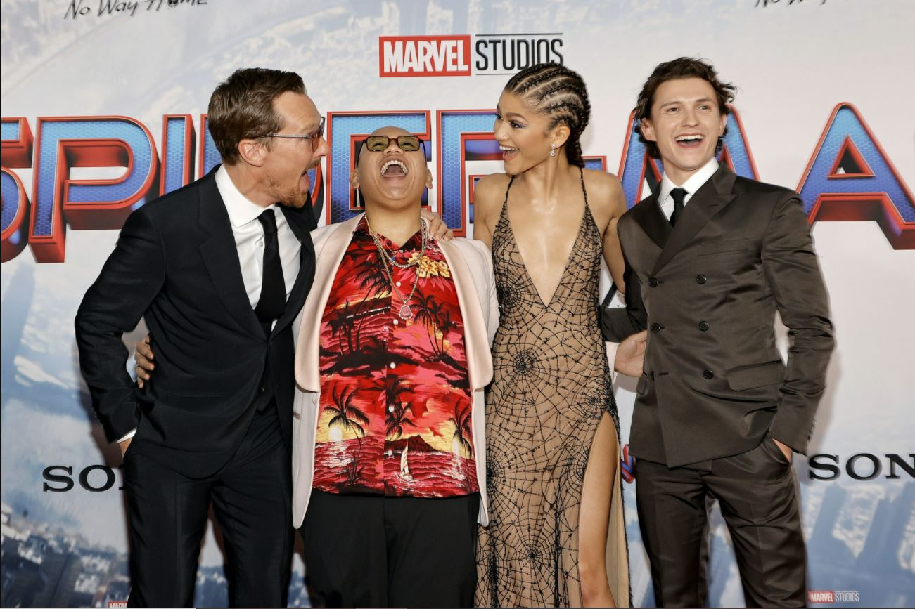 赞妲雅敞胸露腿辣翻首映礼 网赞最美蜘蛛精