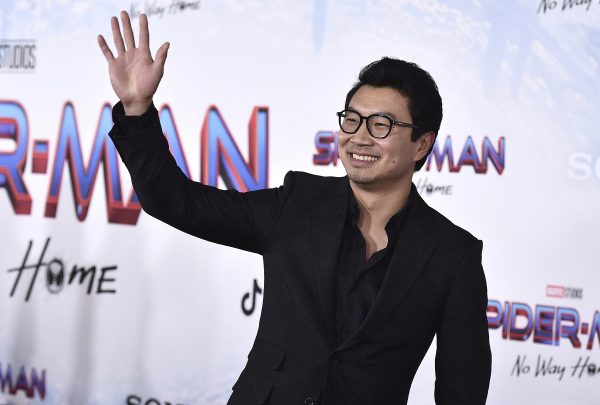 赞妲雅敞胸露腿辣翻首映礼 网赞最美蜘蛛精