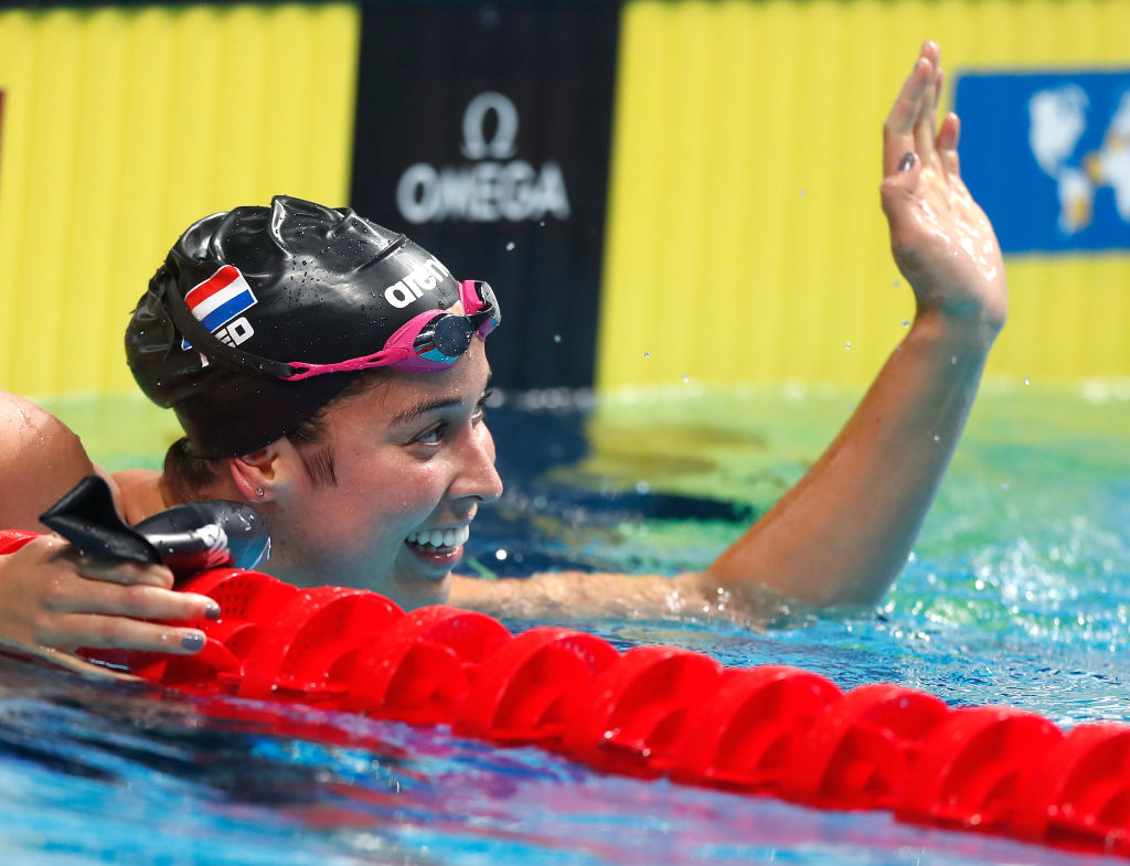 连2届破纪录摘50公尺蝶泳金牌 (克罗莫维焦约)强势卫冕