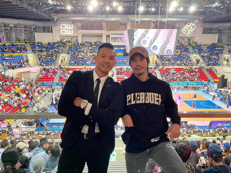 陈建州回应“莫名其妙”  弹头二度开炮爆粗“教坏我孩子”	