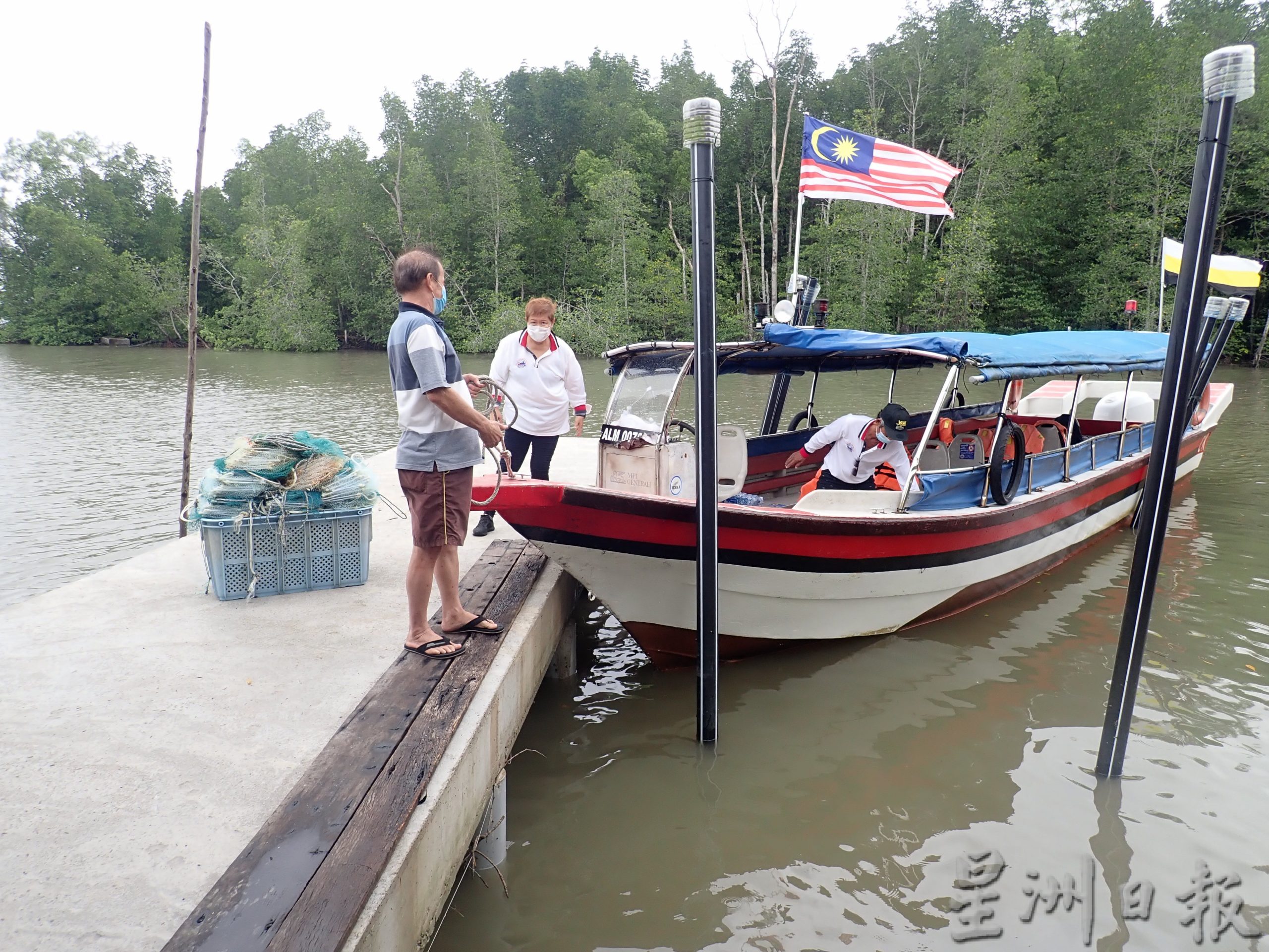 大直弄码头行人桥折断 获拨13万 料明年初修复