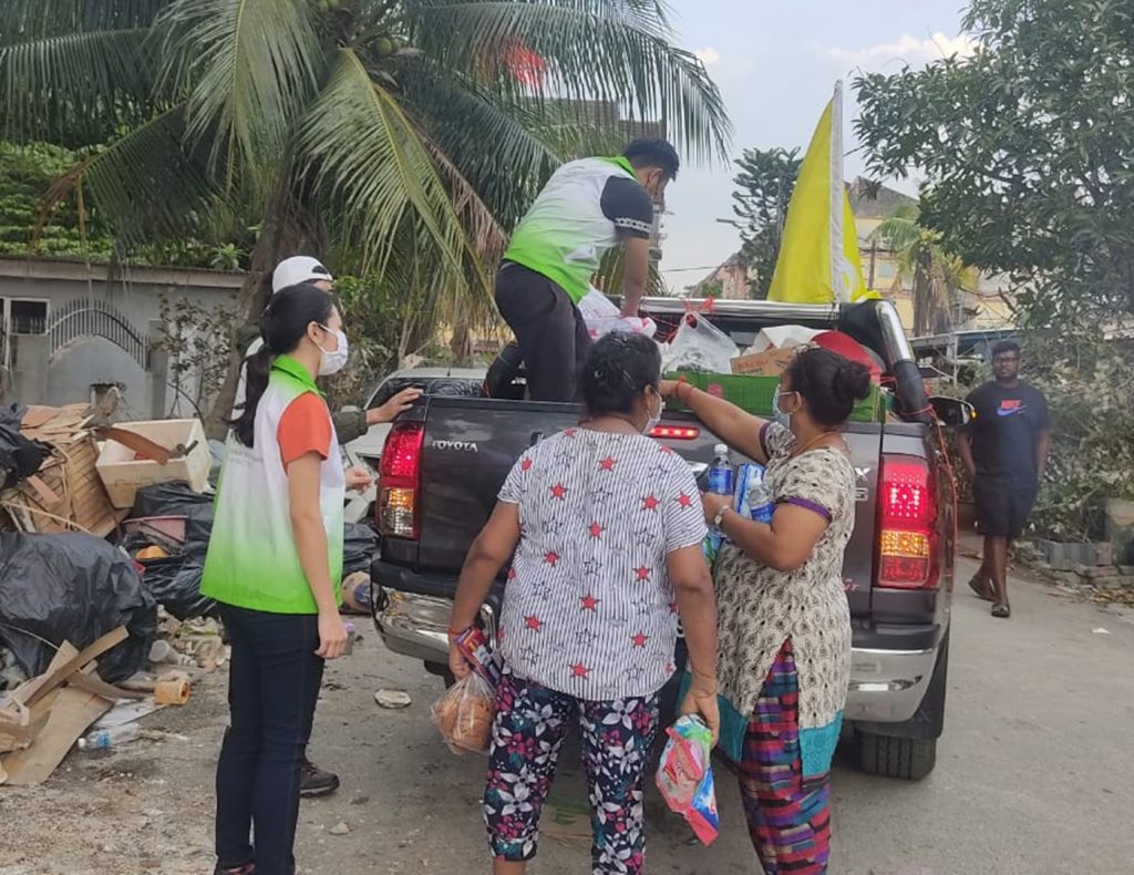 霹/太平食物库拉队太子园送物资助清洗家园