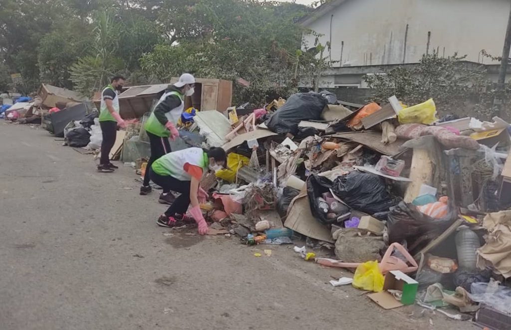 霹/太平食物库拉队太子园送物资助清洗家园