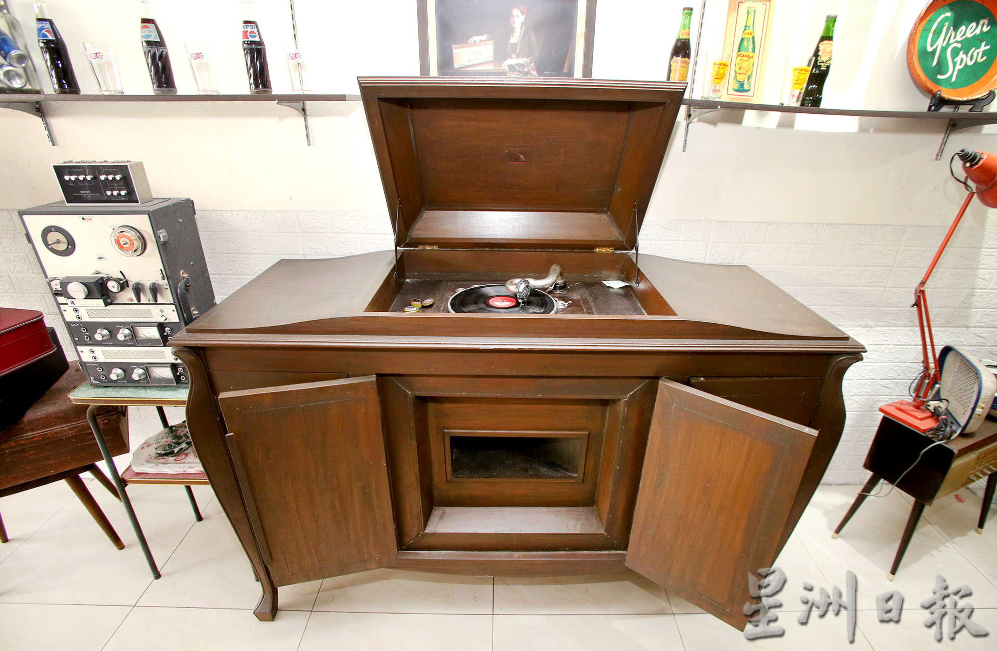 霹:16日见报/封底乐活频道 / 怀旧音响系统收藏家