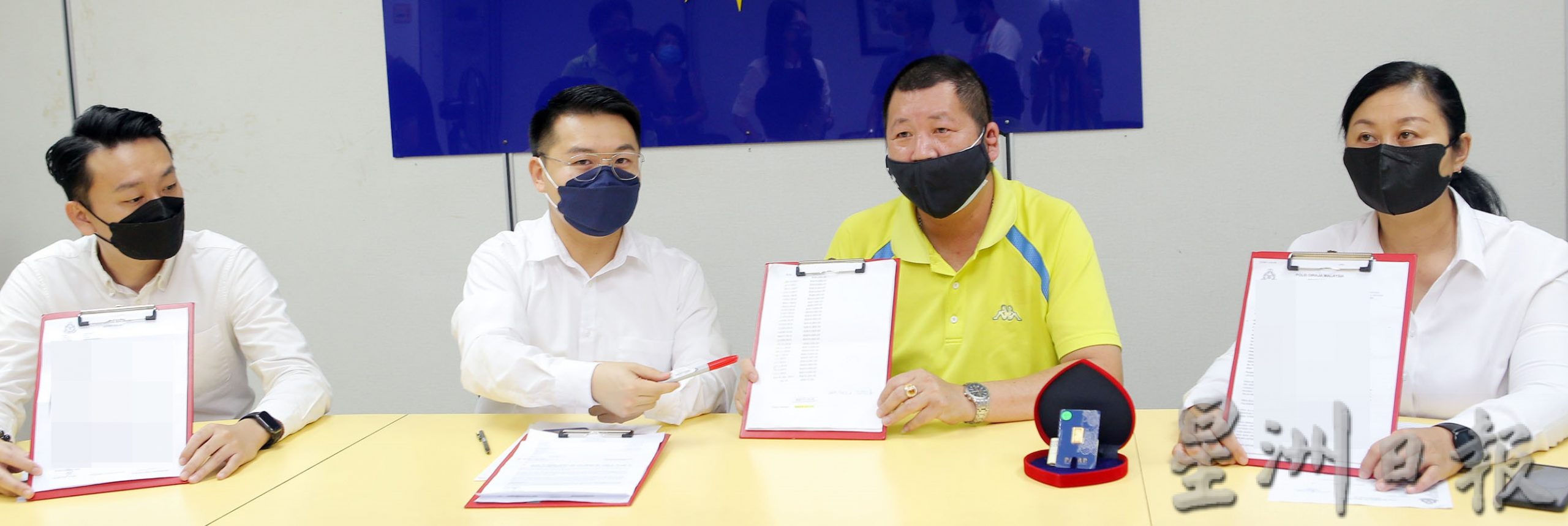 霹:华裔巴士柜台售票员与公司纠纷