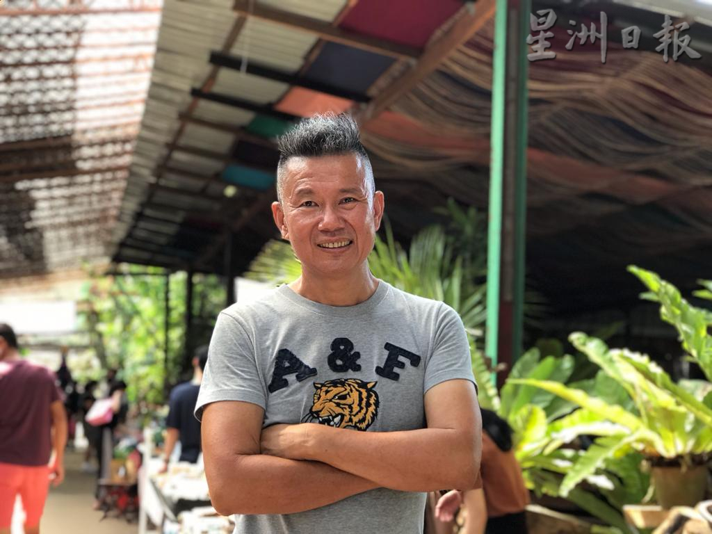 霹:第三版头/圣诞周末|圣诞黄金周末 怡景区商场人潮满溢