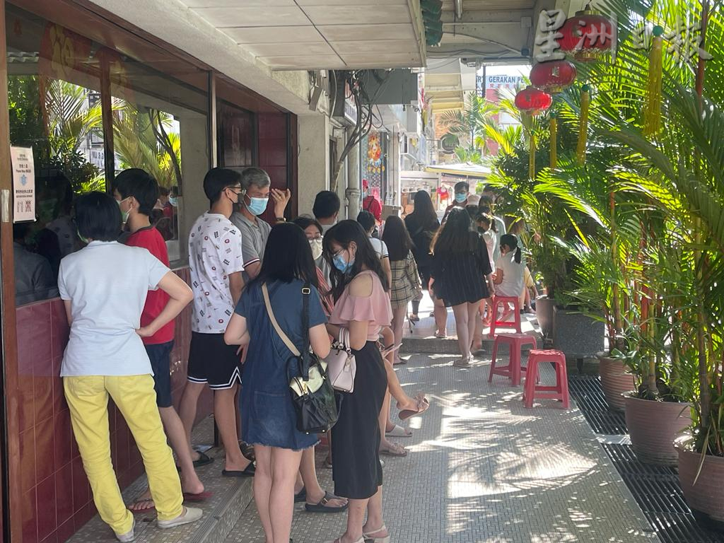 霹：第三版头／圣诞周末|圣诞黄金周末  怡景区商场人潮满溢