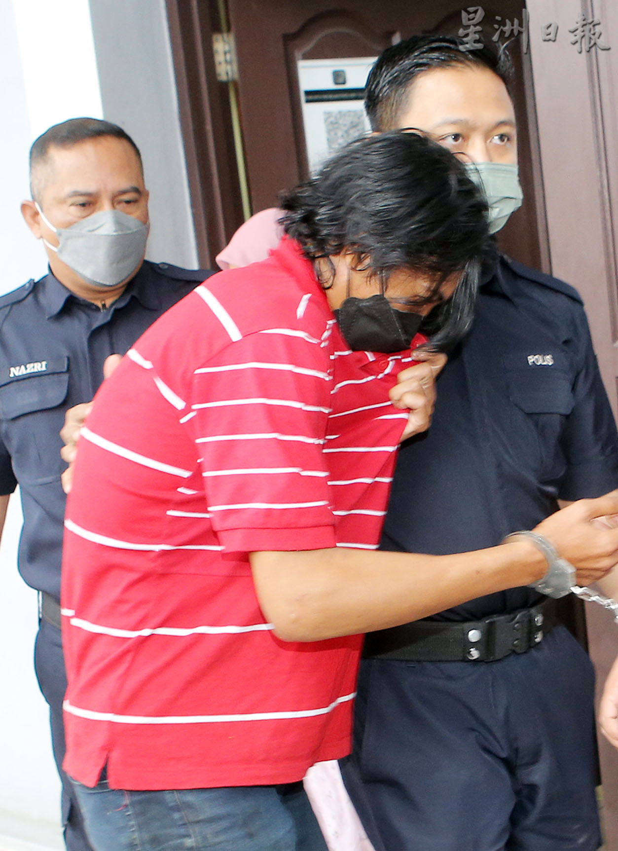 非礼4岁外甥女私处被控 男子认罪监6年鞭2下