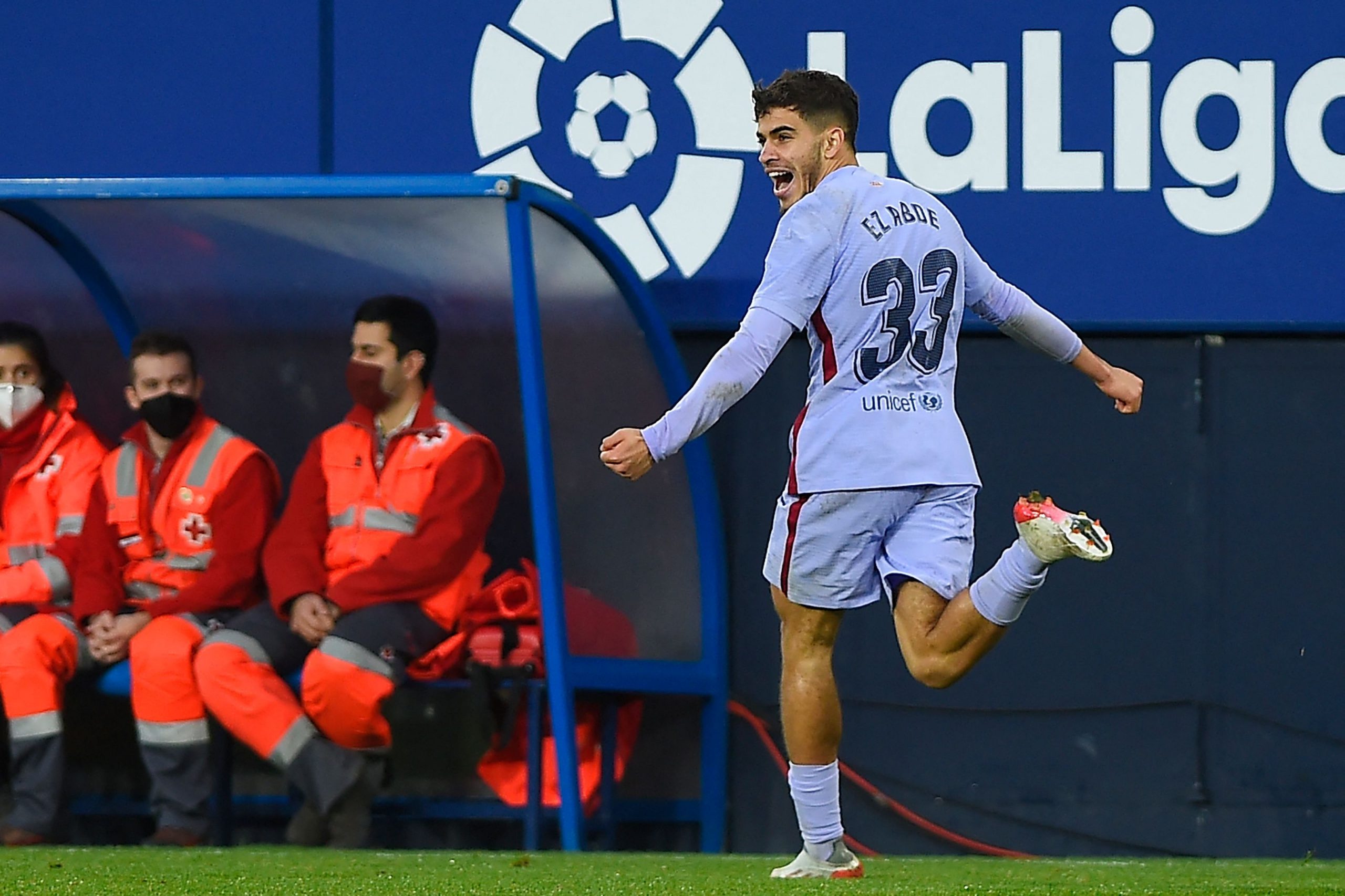 马德里德比撕破床单  皇马7连胜稳当老大