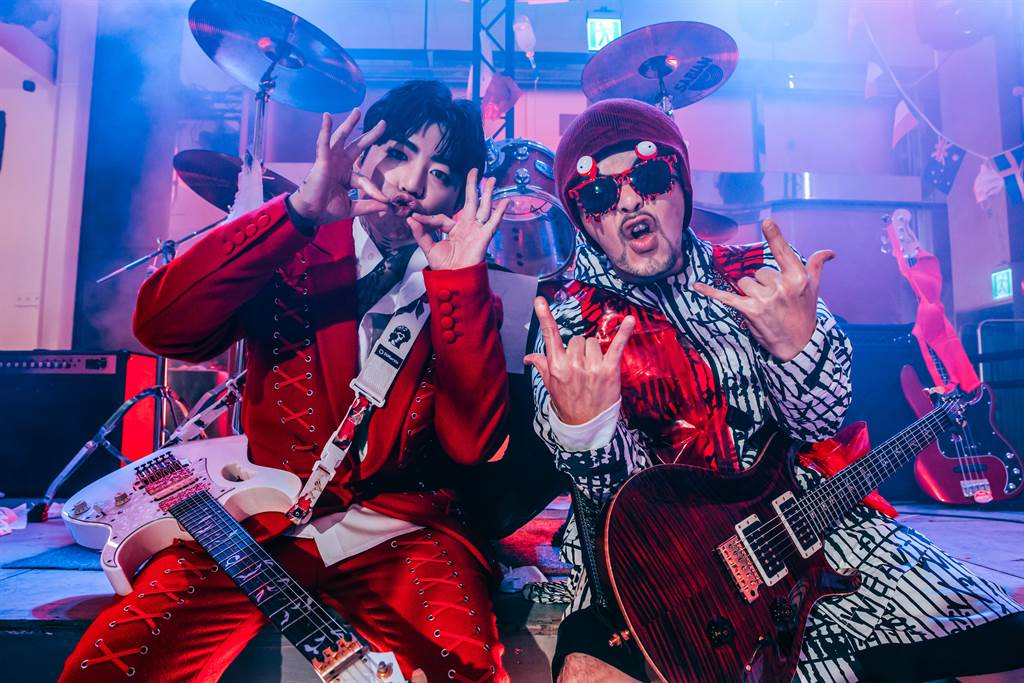 黄明志合作谢和弦  力挺“比新闻里还正常”