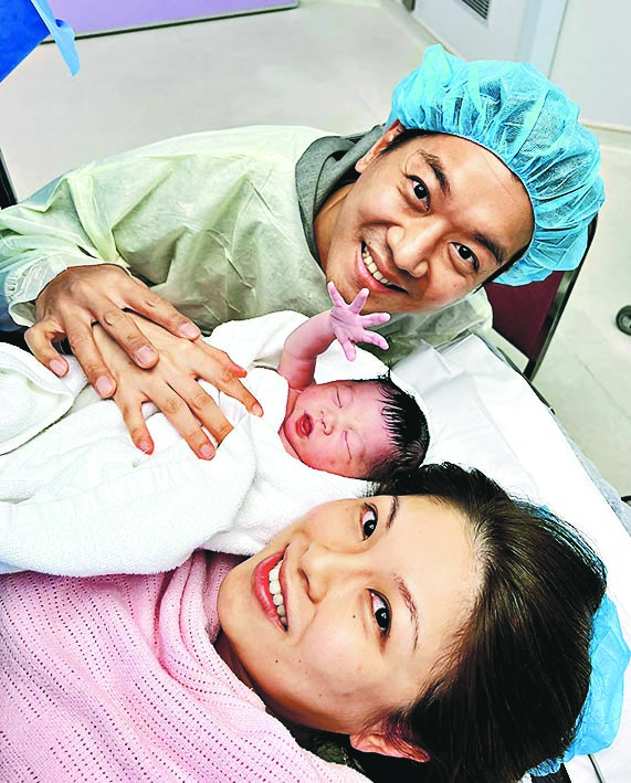 黎诺懿小儿子出世  取名小冬牛有含义