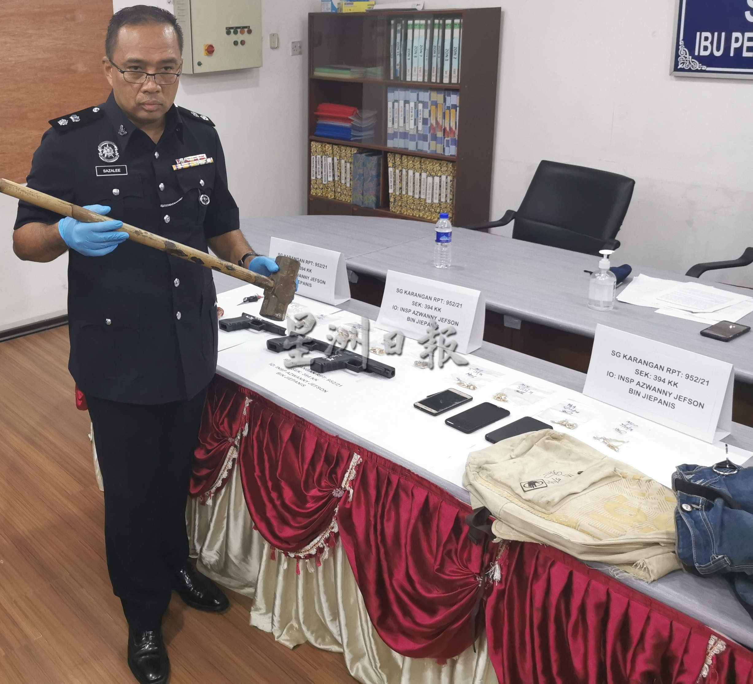  （全国版）网购玩具枪冒警上门抢劫，4匪24小时内全落网