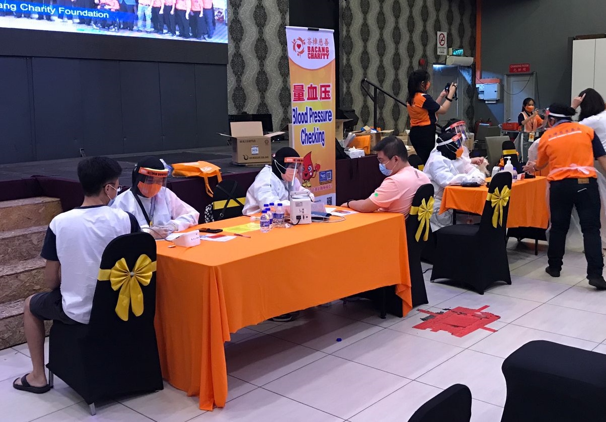 (古城封底主文)峇樟慈善基金与本报联办捐血运动,筹逾300包血浆充裕中央医院血库