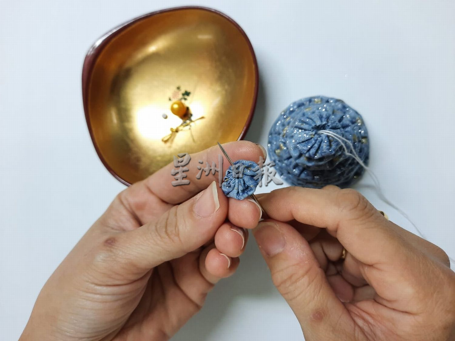 （古城封底主文）Yoyo花布艺圣诞树，用自己的手作布置家里