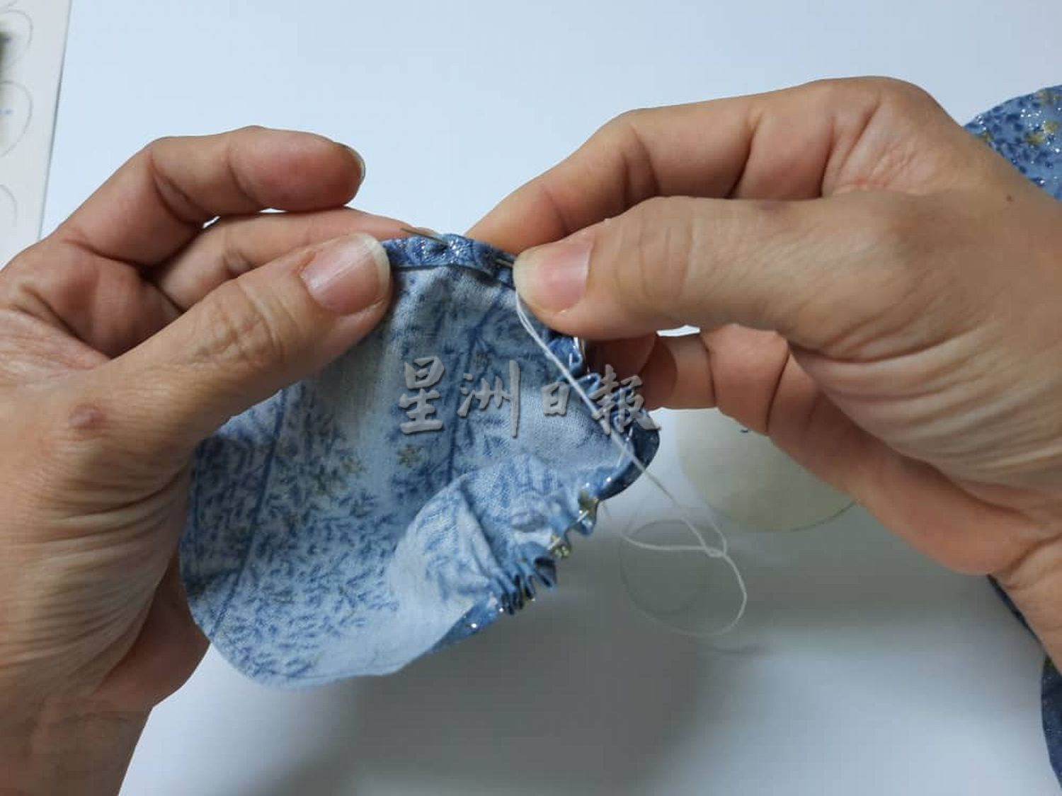 （古城封底主文）Yoyo花布艺圣诞树，用自己的手作布置家里