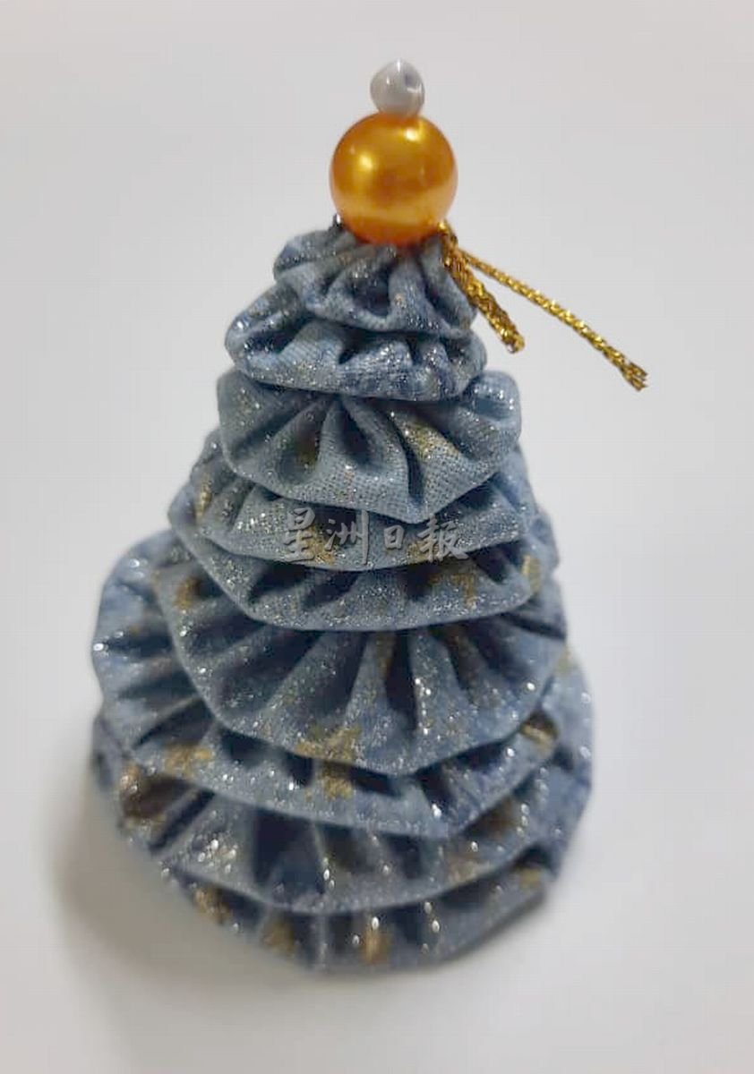 （古城封底主文）Yoyo花布艺圣诞树，用自己的手作布置家里