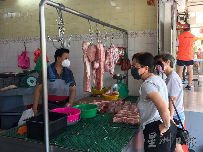 (古城封面主文)新年猪肉预计稍微调涨 业者预计猪肉价格半年后暴涨