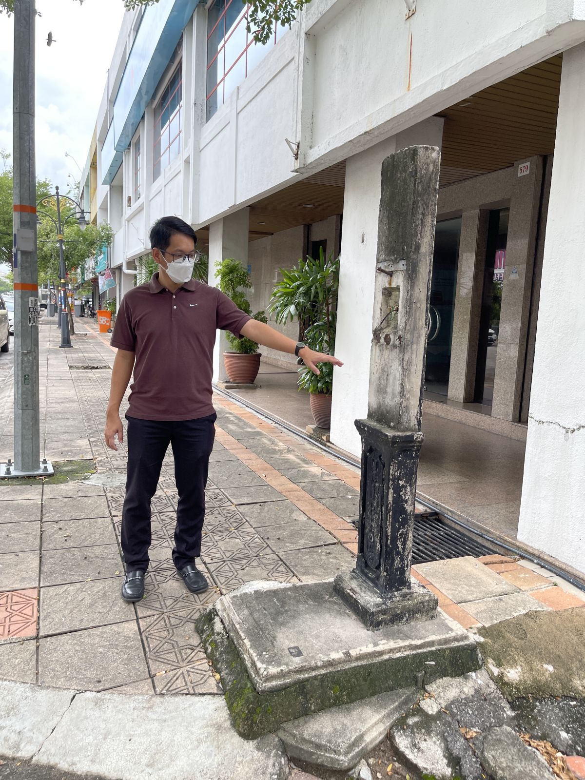 （古城封面主文）马六甲拉也行人走道犹如山地·藏有陷阱