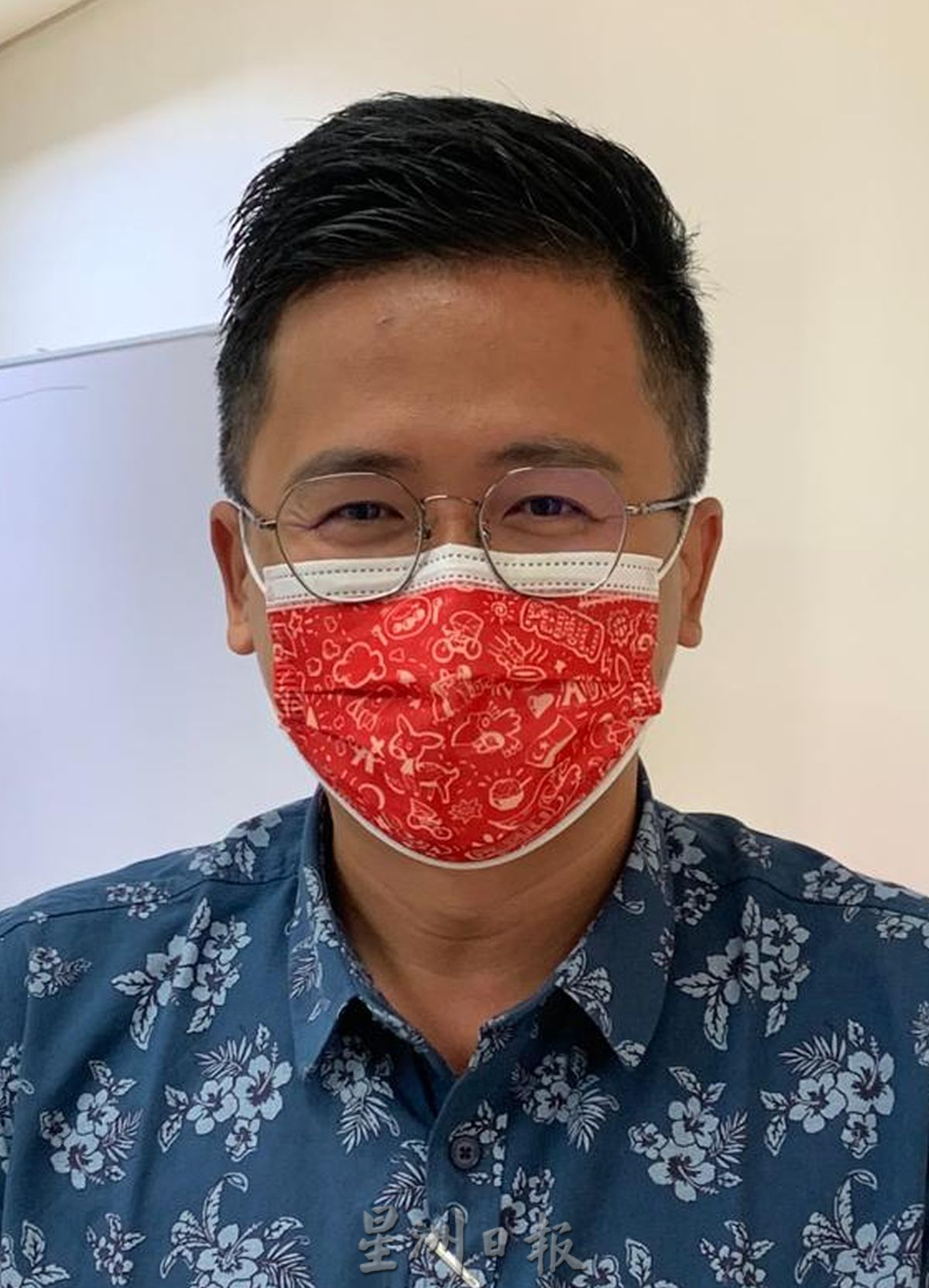 （古城封面副文）谢守钦：向政府反映玛琳柏迈“倾斜屋”问题