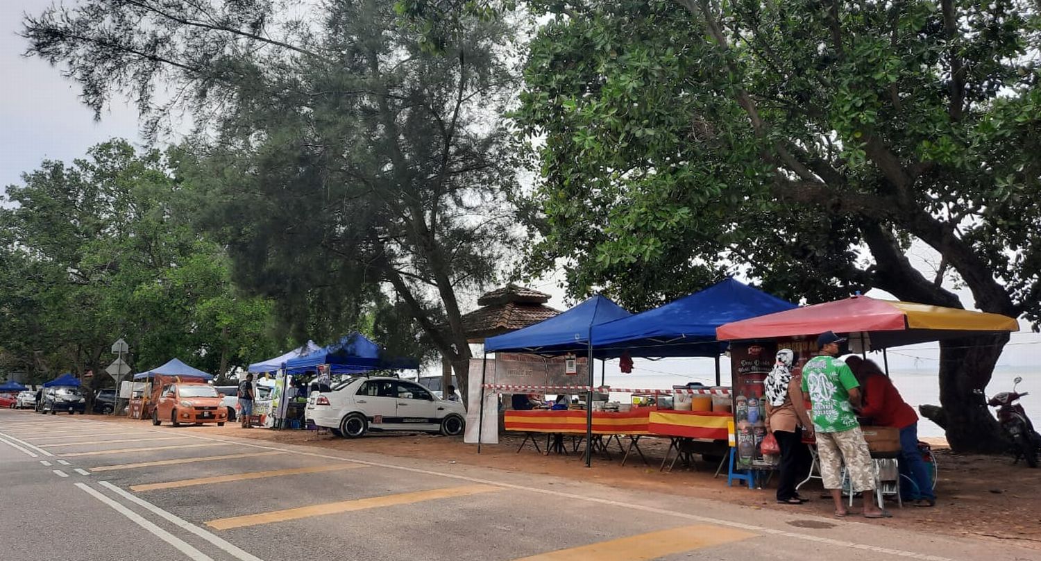 (古城第三版主文)马日丹那漂亮的海边及海浴场重现人潮