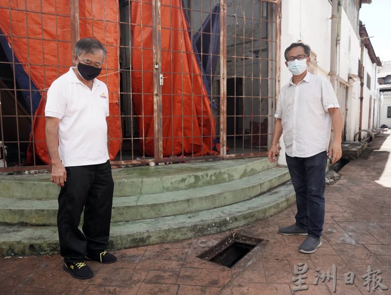 (古城第五版主文)铁起价,板底街后巷至少5沟盖被偷走