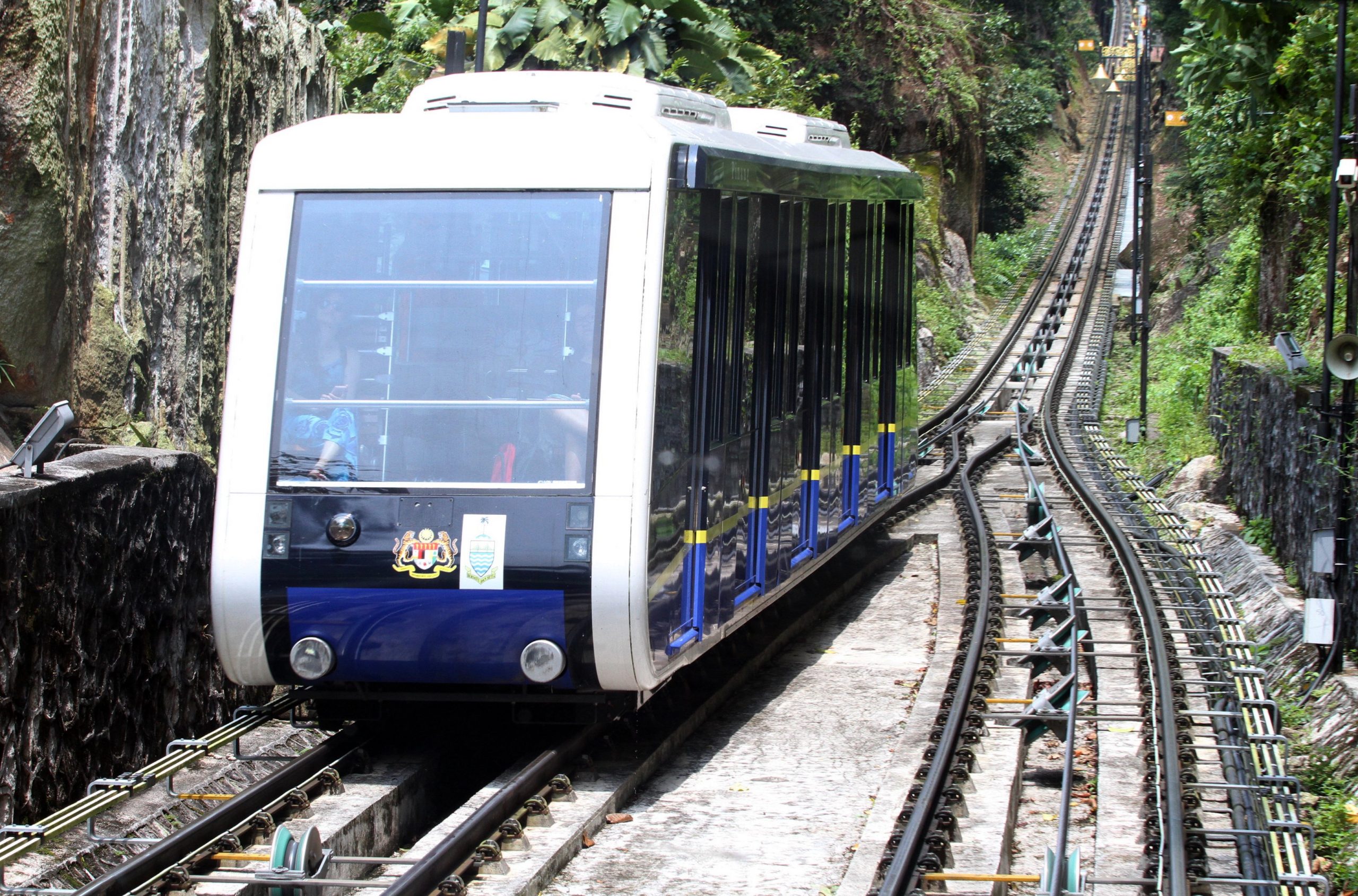 (大北马)缆车故障逾千游客受困?升旗山机构:没坏只是慢行
