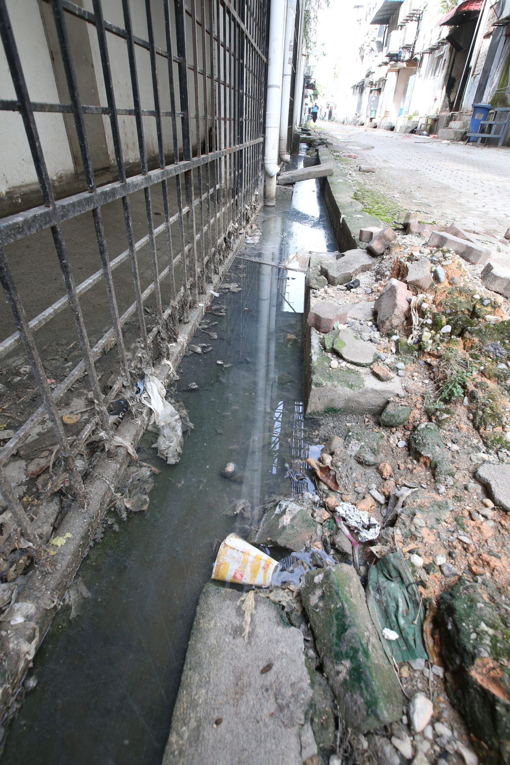 (大都会封面)首邦市SS15区后巷提升工程/10图