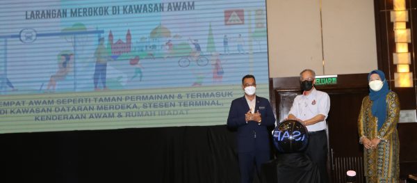 (大都会)/13头/市政局探讨扩大禁烟范围/2图