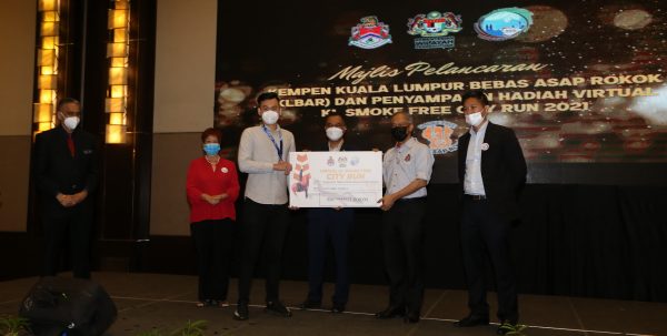 (大都会)/13头/市政局探讨扩大禁烟范围/2图