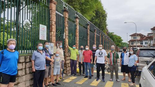 (大都会)余保凭有关甲洞富城园居民不满DBKL关闭通往甲洞大都会公园的小门
