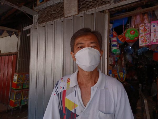 (早报头)大都会/遭洪流袭击的呀吃18英里中华小学面目全非