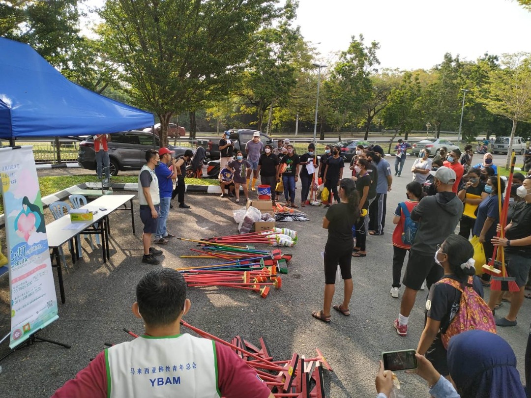 （版3头）大都会-跟进灾区的清理工作 12图