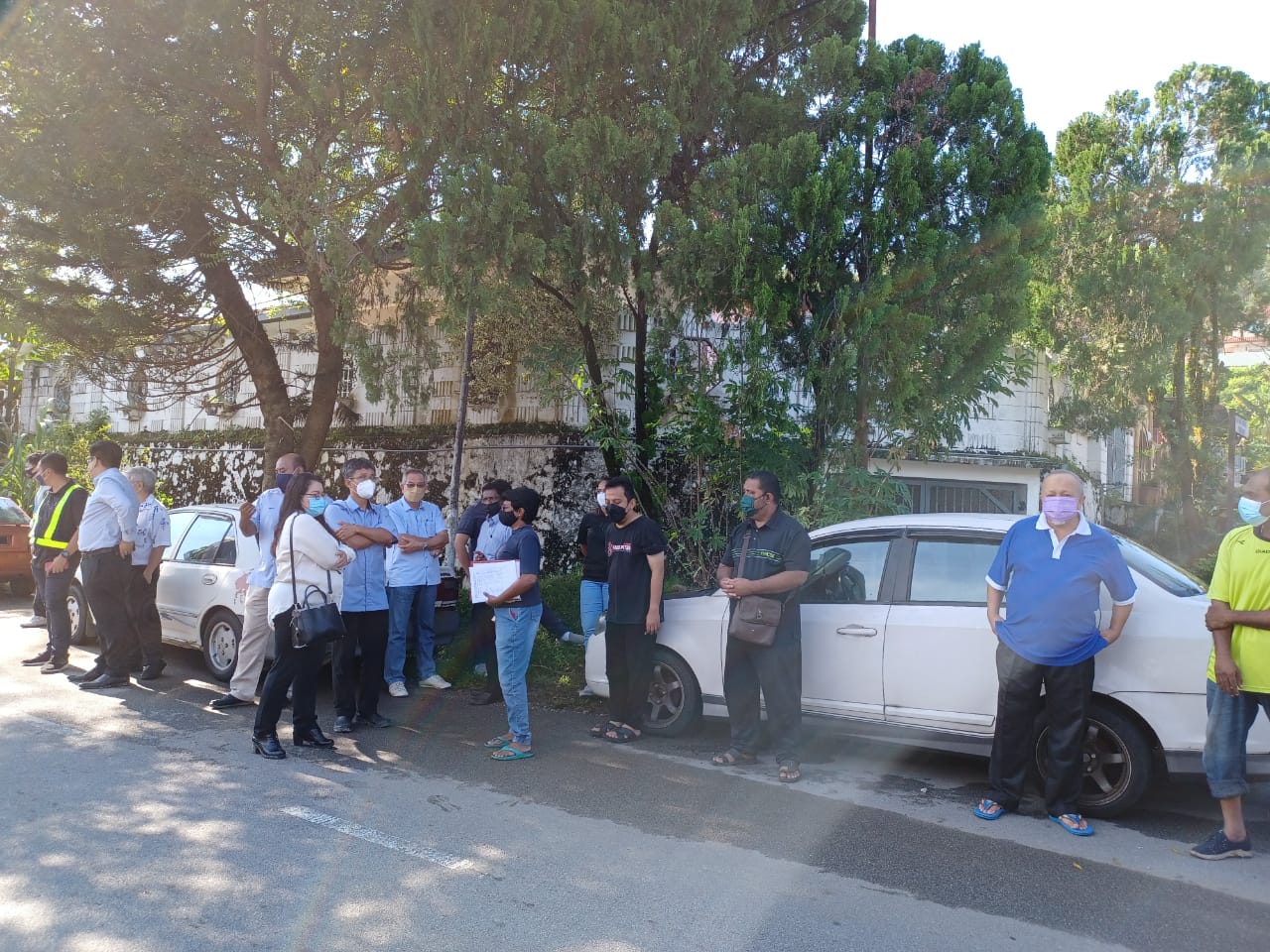 me （版2头）大都会/加影美华山庄第一期19路整30间屋子出现地陷和墙壁龟裂