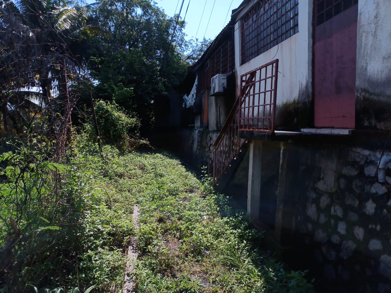 me （版2头）大都会/加影美华山庄第一期19路整30间屋子出现地陷和墙壁龟裂