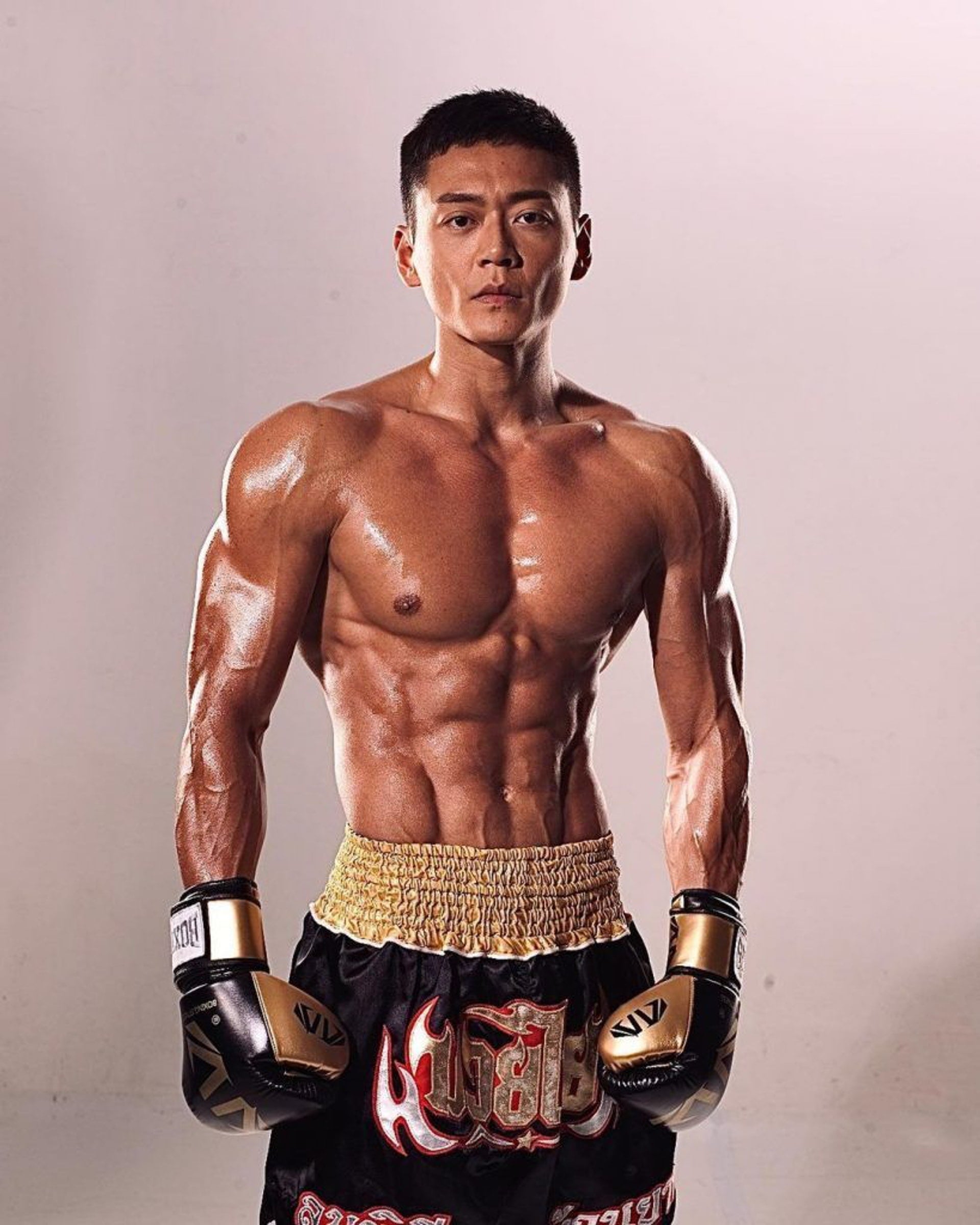 TVB视帝视后10强出炉︱锺嘉欣打入视后十强 袁伟豪无缘角逐视帝	 