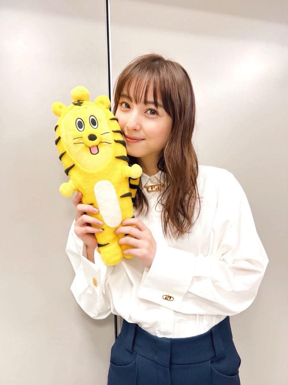 1天逾10明星染疫︱佐佐木希确诊 剧组11人呈阳