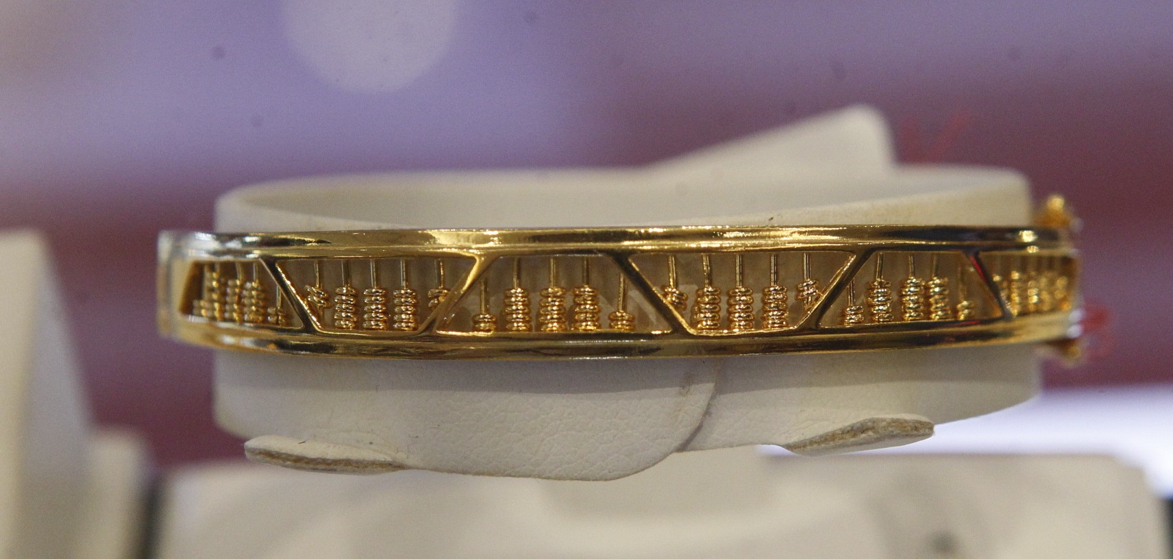 23/1/大都会/做三分二版就好/新春系列：多美金饰