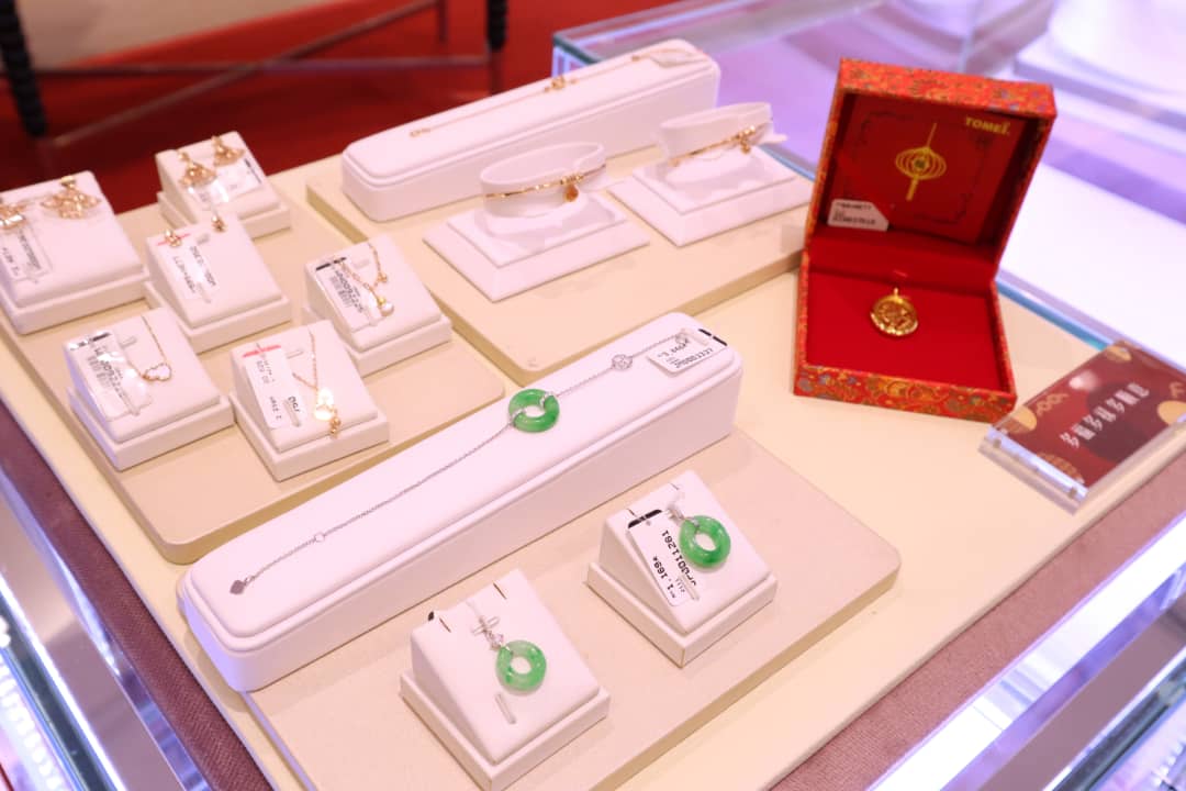 23/1/大都会/做三分二版就好/新春系列：多美金饰