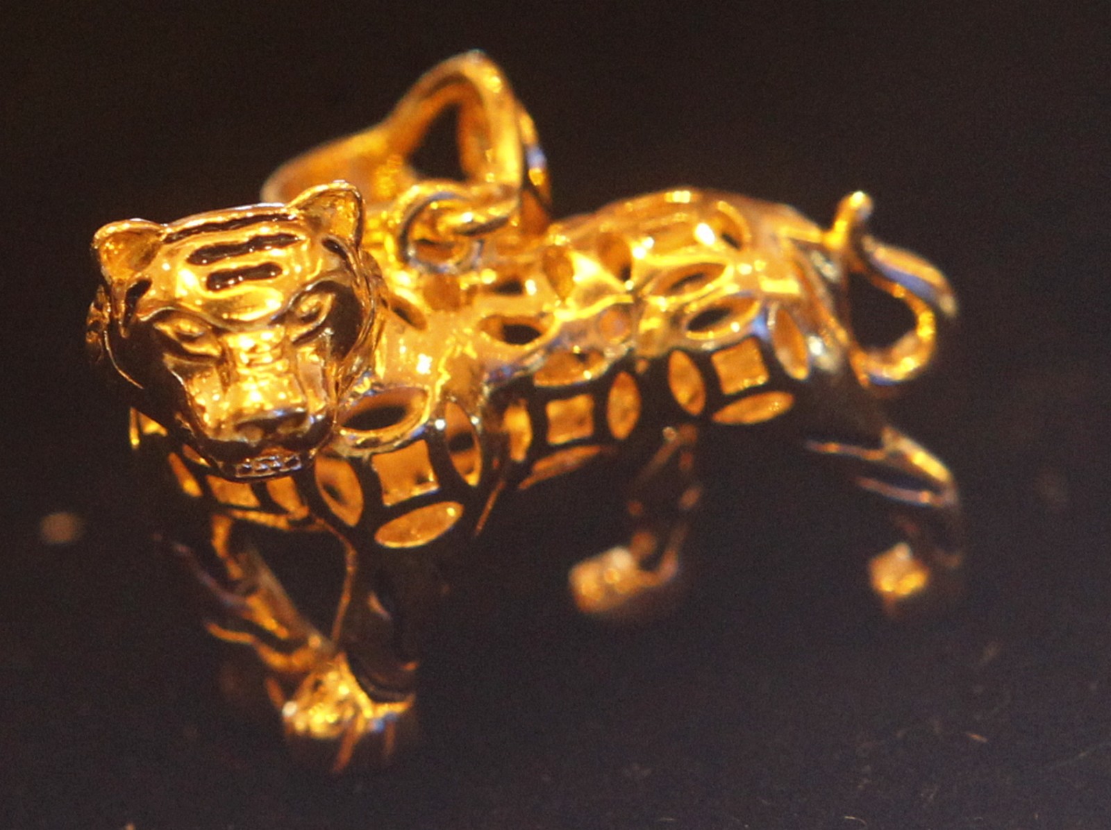 23/1/大都会/做三分二版就好/新春系列：多美金饰