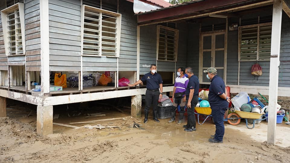 49公顷黄梨园淹没/主4州90农民损失540万