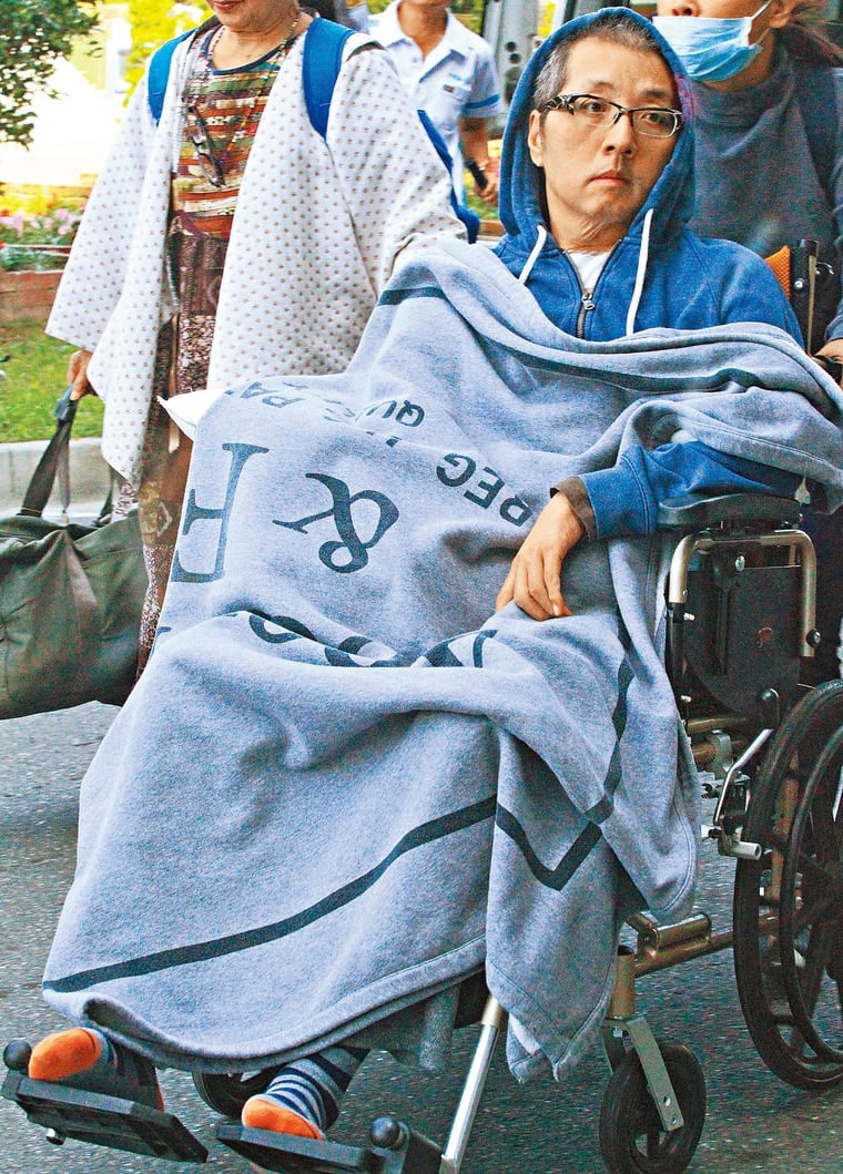 53岁袁惟仁被爆卧床呈植物人 