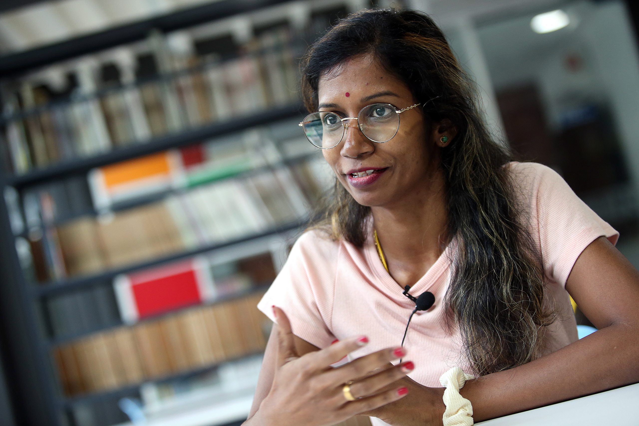 9/1见报∕我们/循人∕友族老师获董总长期服务奖