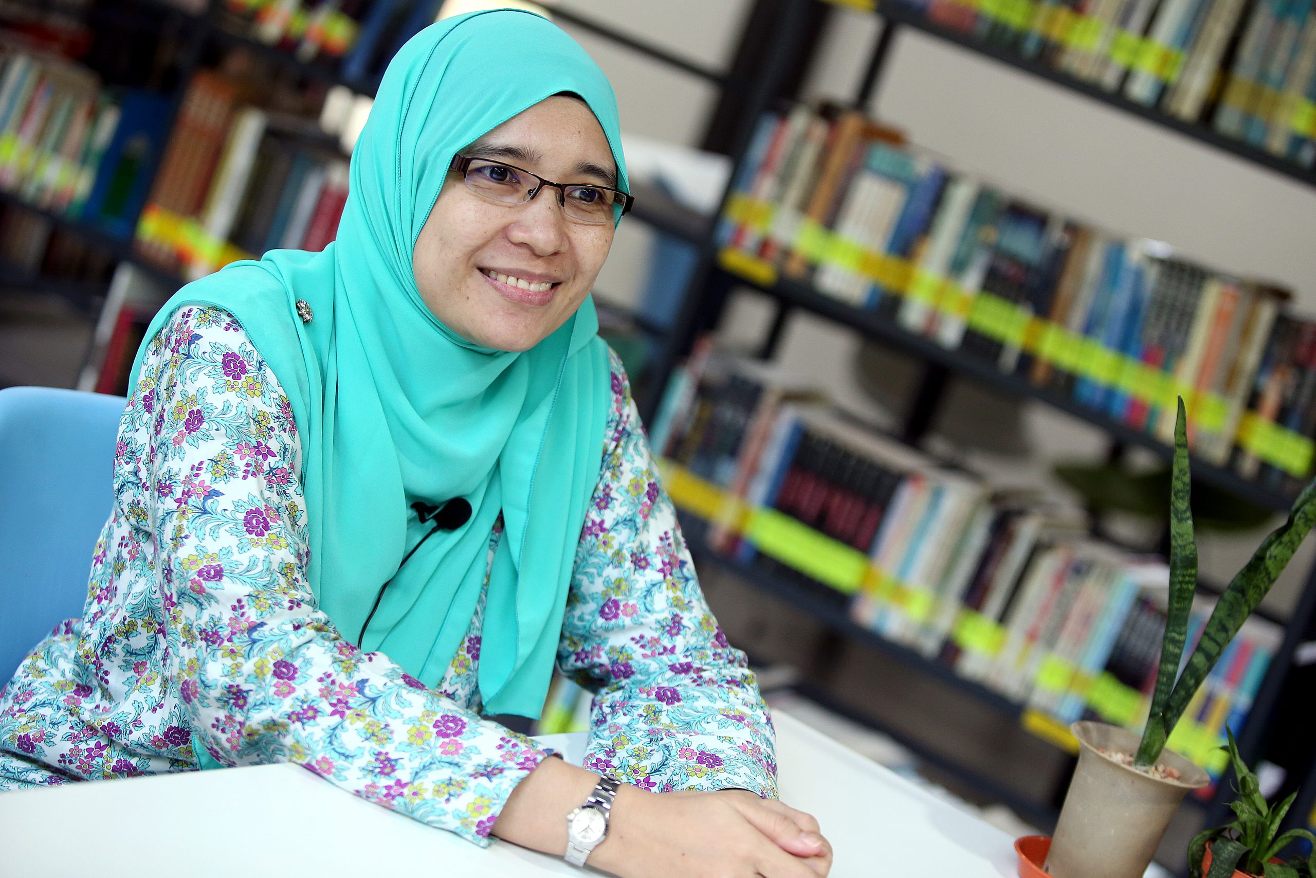 9/1见报∕我们/循人∕友族老师获董总长期服务奖