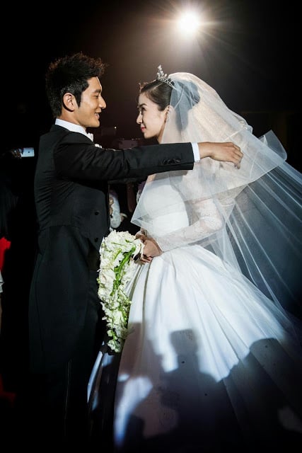 ah世纪婚礼回顾 黄晓明曾誓言把Baby宠坏