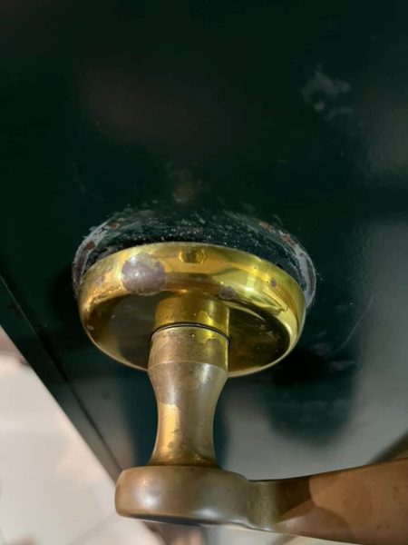 住家门锁遭人蓄意破坏 李亮瑾惊恐急报警