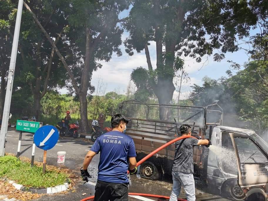 ★1月20日见报/【有故事的人】/热血青年当义务消防员