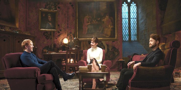 《哈利波特》官方出大包  艾玛华森童年照放错人